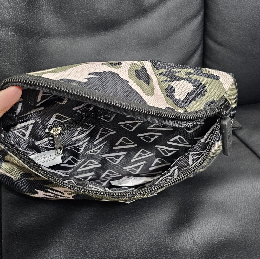 REEF Camouflage Fanny Pack Waist Belt Bag Unisex - Picture 6 of 6